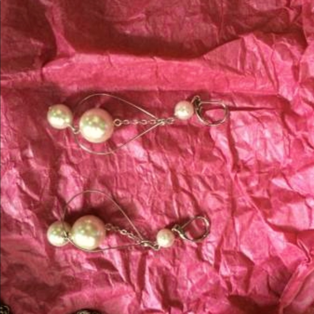 Costume Jewelry - 2 silver colored pearl necklaces and matching earrings - NWOT